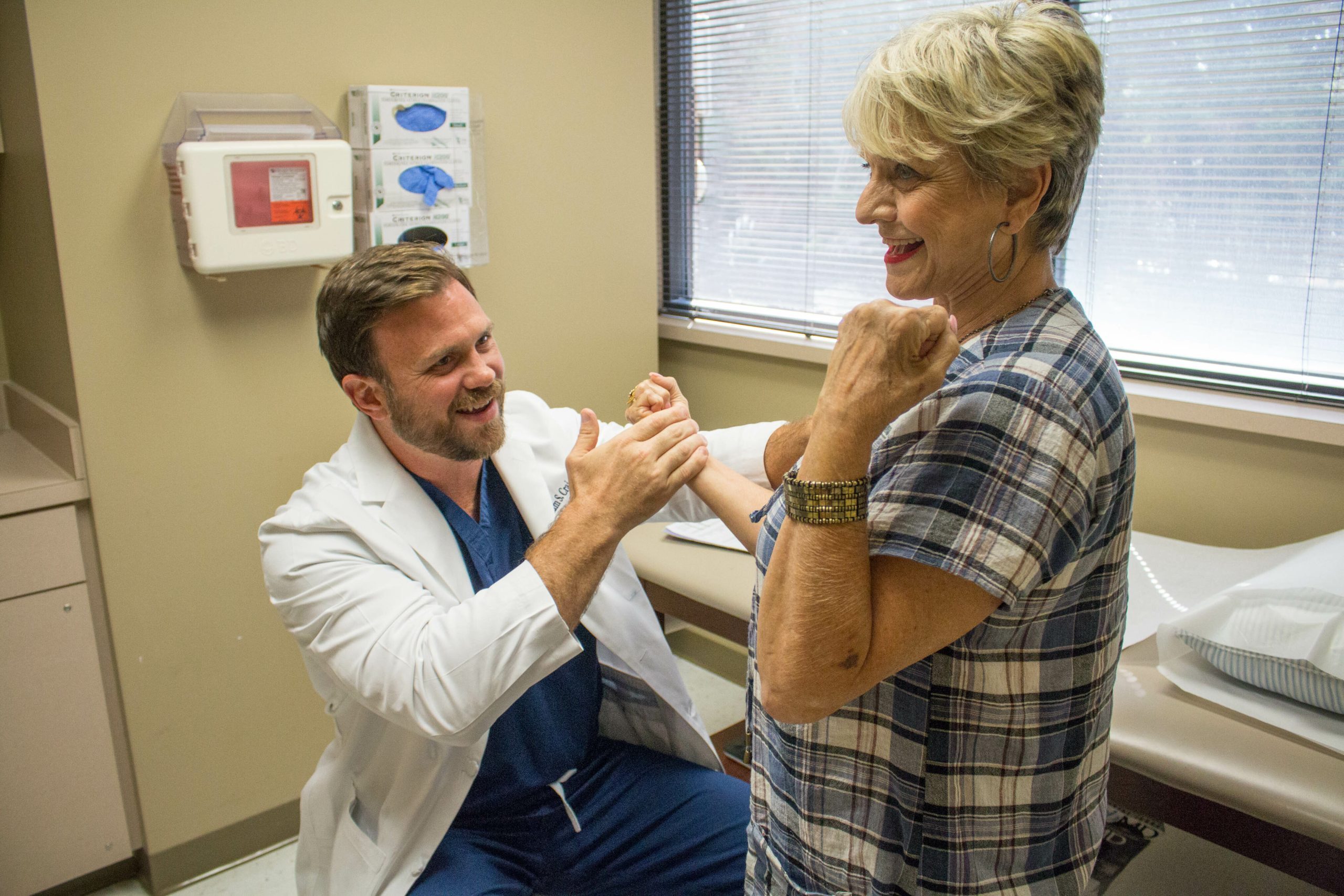 Southlake Orthopaedics doctor evaluating a patient